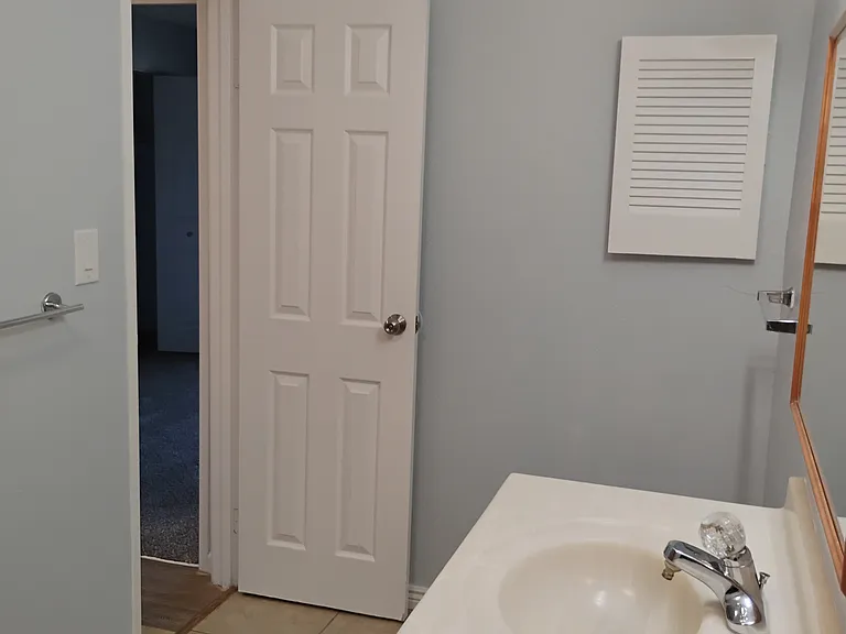 140 E Highline Cir — Photo 13