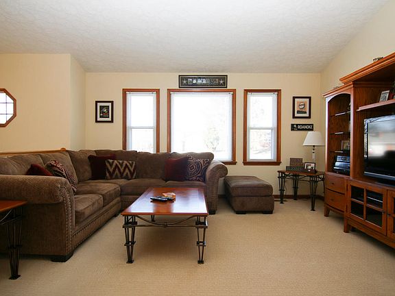 4th image of 747 Devonshire Dr
