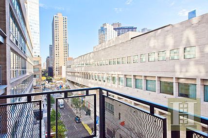 3rd image of 165 W 66th St APT 9W