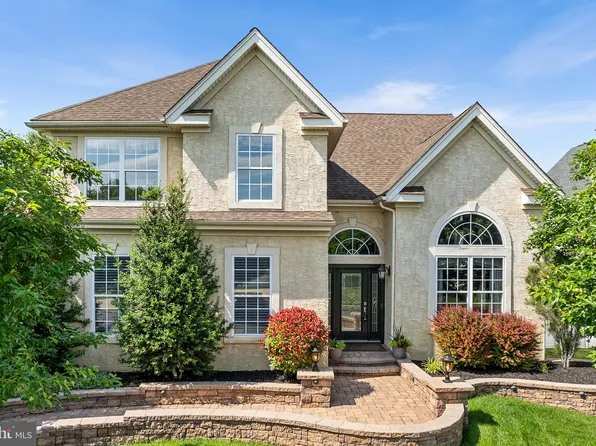 102 Kenilworth Dr, Woolwich Township, NJ 08085