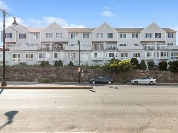 391 Hyde Park Ave APT 207, Roslindale, MA 02131