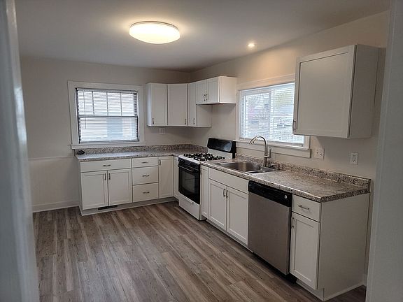 3rd image of 1014 N Harrison St