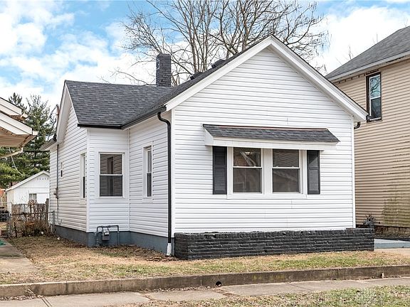 3rd image of 1011 Elwood St