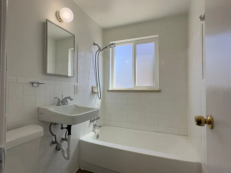 1679 Reed St — Photo 44