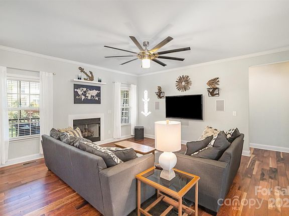 5th image of 5172 Norway Ln