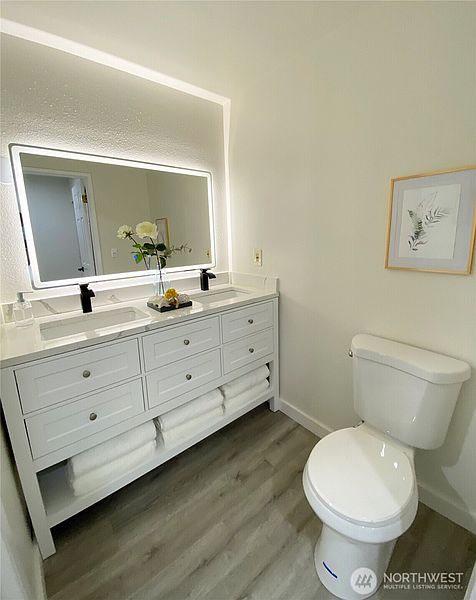 2nd image of 9302 Redmond Woodinville Rd NE #206