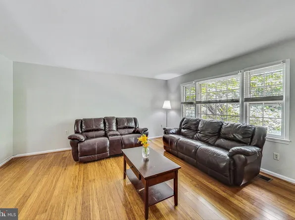 12916 Valleywood Dr, Woodbridge, VA 22192