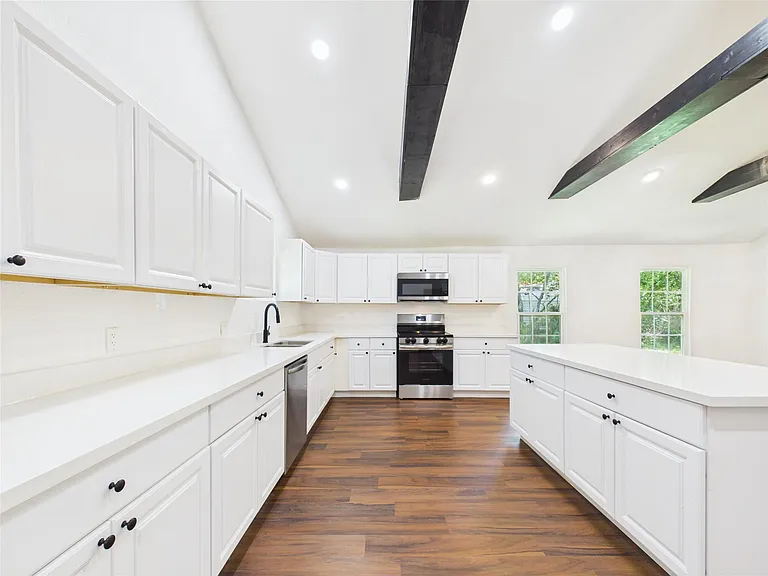 11515 Iberia Dr — Photo 33