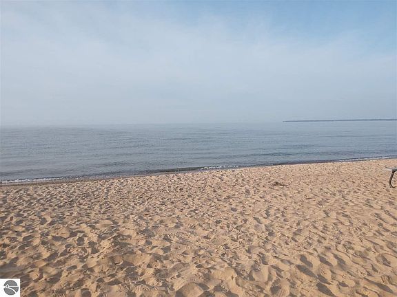 2nd image of 4212 E Anne St