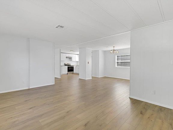 4th image of 10383 Larkin Rd Unit 9