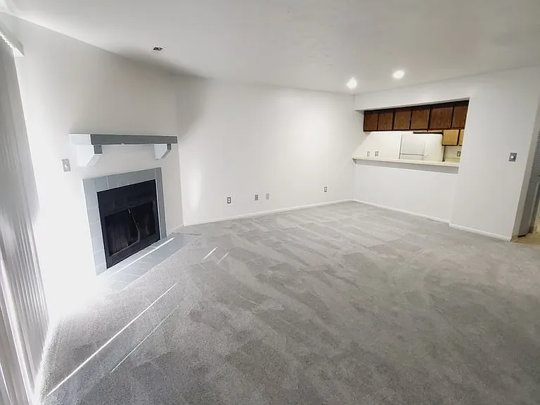 Sugarbush Apartments — Photo 172