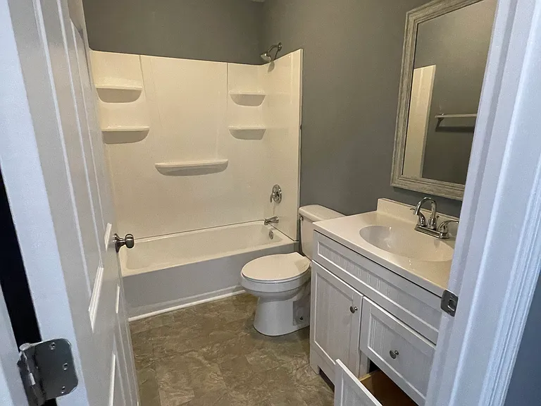 528 Homewood Ave — Photo 9