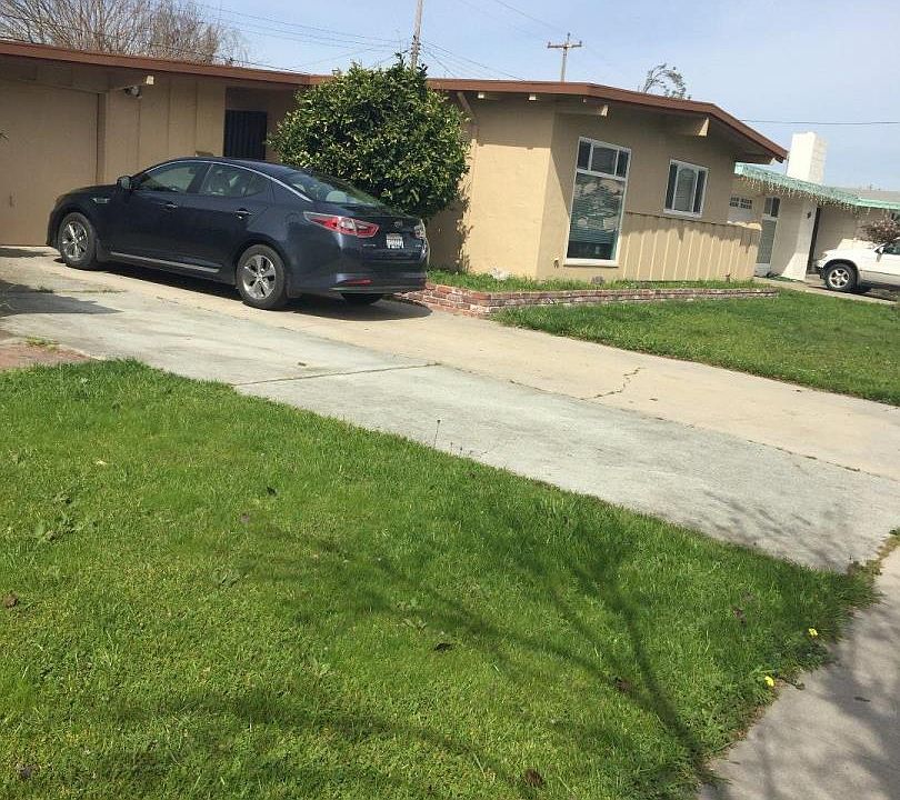 2nd image of 925 Lupin Dr