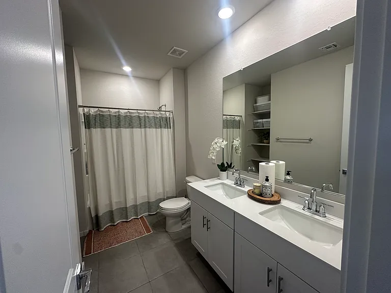 S 71st Dr — Photo 10