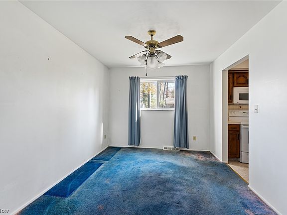 3rd image of 4179 Claridge Dr