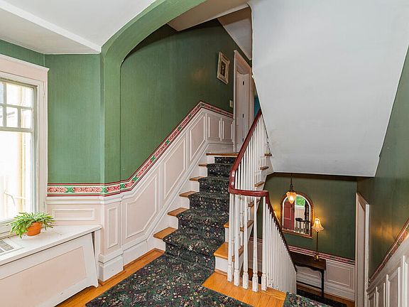 4th image of 119 Prairie Ave