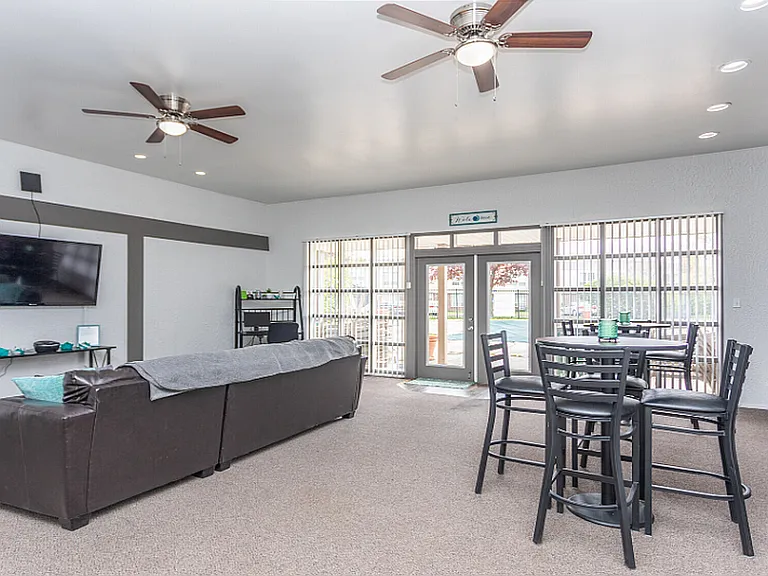 Golfview Apartments — Photo 10