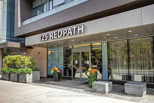 125 Redpath Ave Photo 1