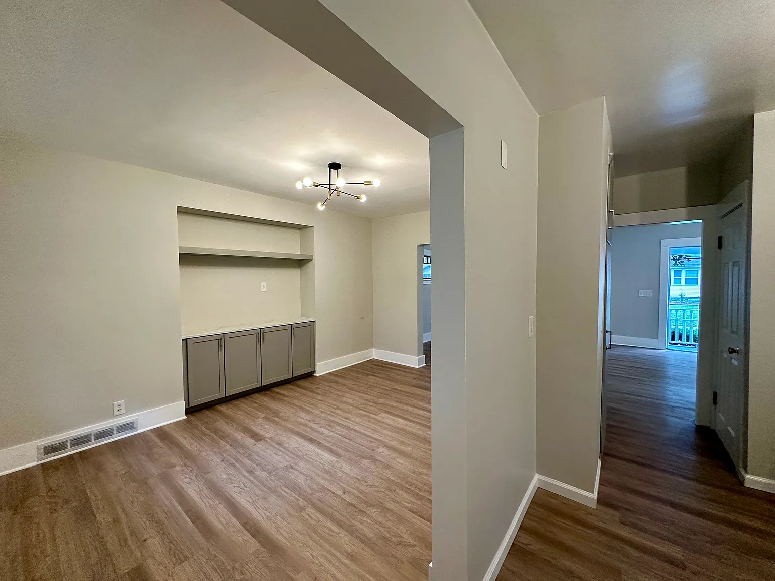4 bed, 1610 sqft, $2,200 — Photo 2