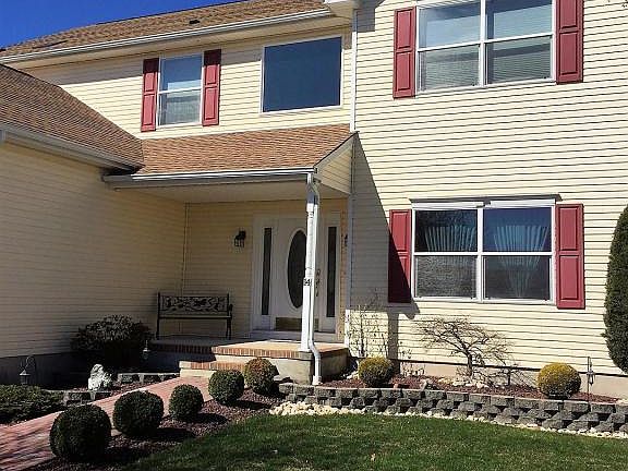 3rd image of 14 Maryann Pl