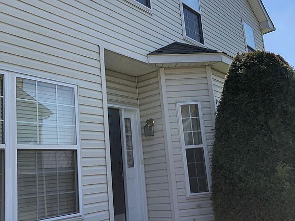 2nd image of 35 Lincoln Dr