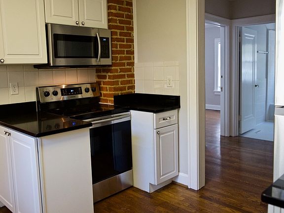 3rd image of 1108 W 49th St #49S1108L