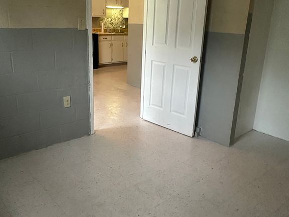 3rd image of 1014 Glaze Ct #1014