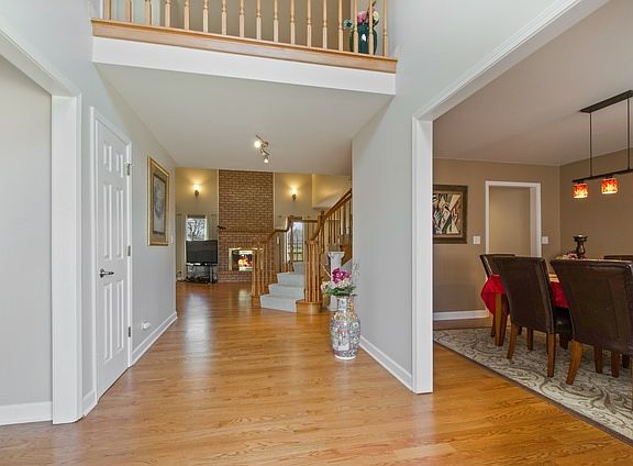 2nd image of 980 Carlow Dr