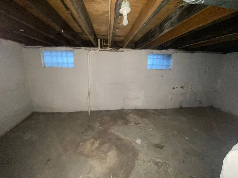9710 Easton Ave — Photo 18