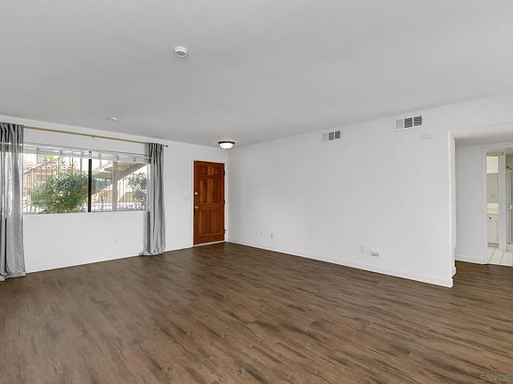 5th image of 625 S Fig St APT 10