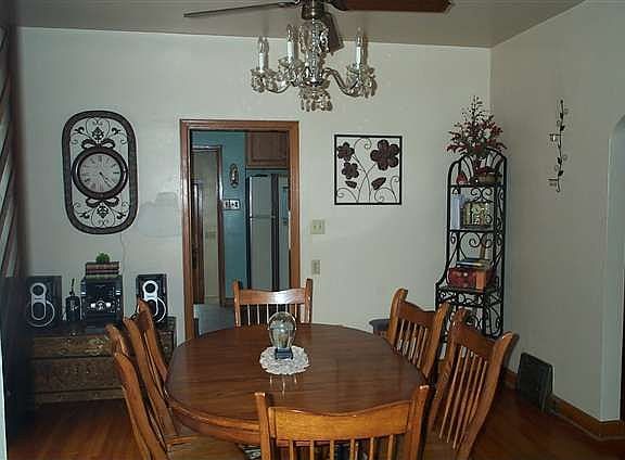 3rd image of 1300 9th Ave W