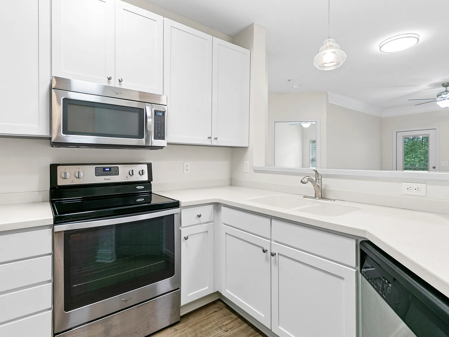 2 bed, 1107 sqft, $2,450 — Photo 3