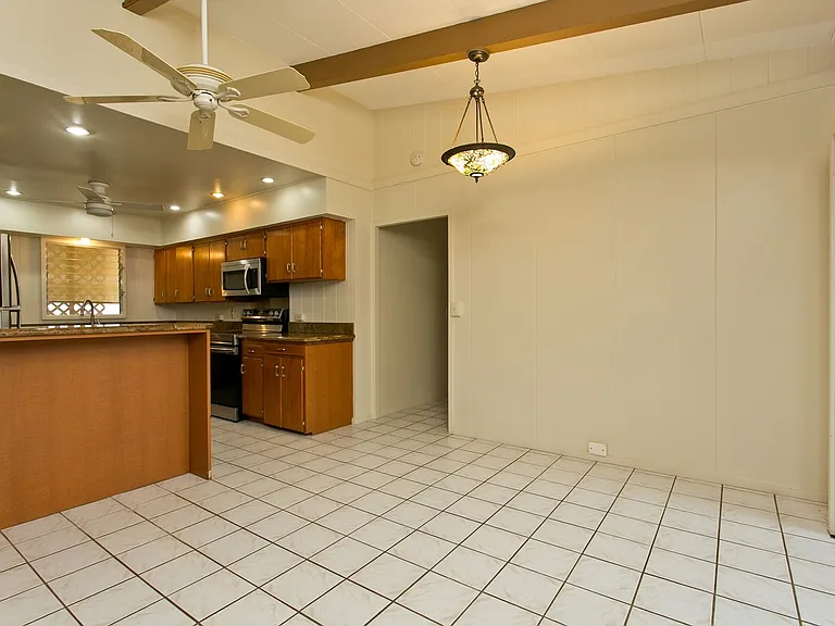 523 Iliaina St — Photo 2