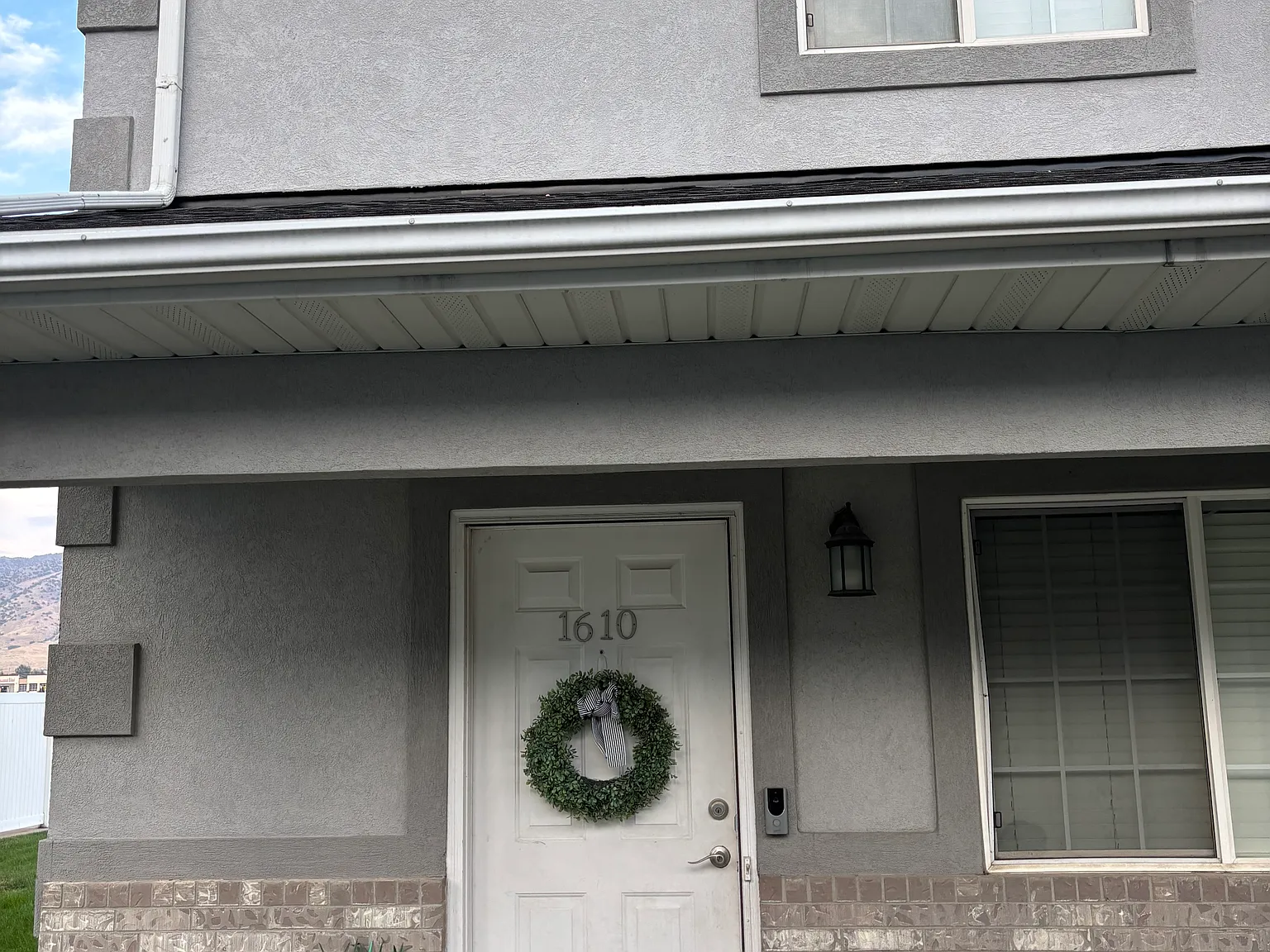 2 bed, 1.5 bath, 1200 sqft, $1,400 — Photo 2