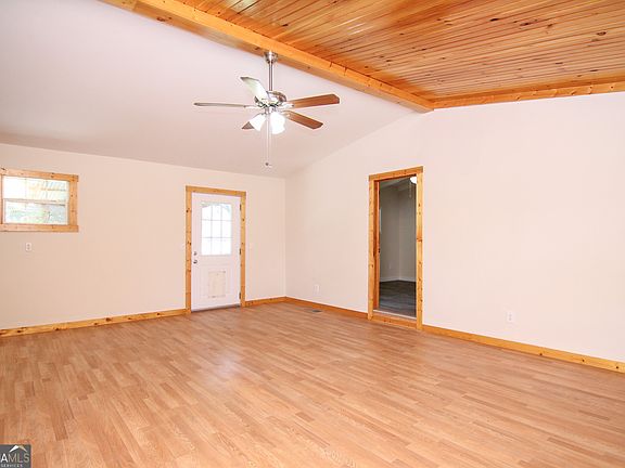 5th image of 48 Forest Ave