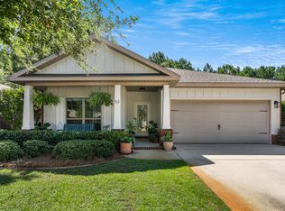 53 Dickens Dr, Freeport, FL 32439