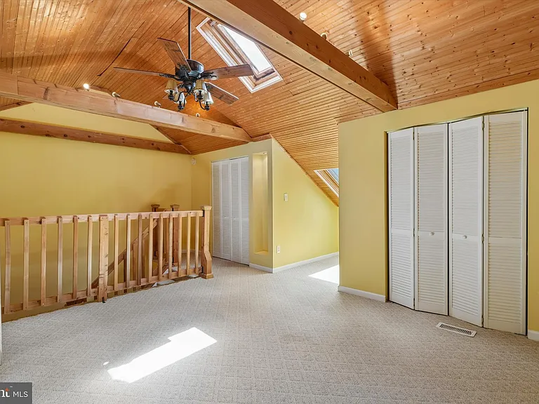 156 Eaton Dr — Photo 18