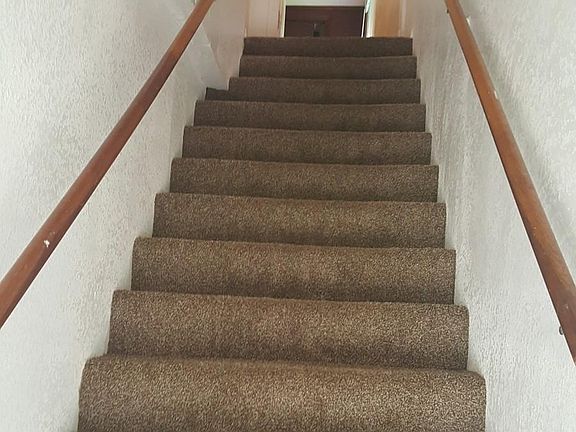 Front entry stairway.