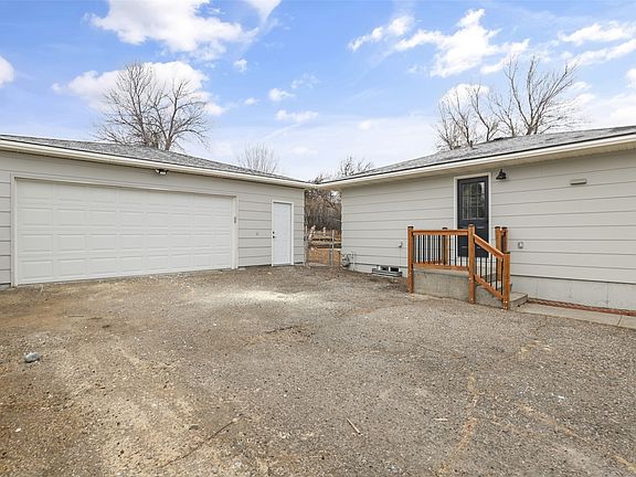 4th image of 1308 1st West Hill Dr