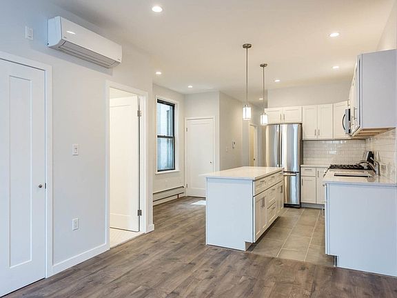 4th image of 1531 Greene Ave #2A