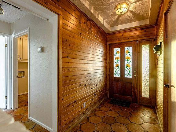 5th image of 4636 Applewood Dr