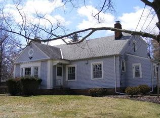 6134 Crossview Rd, Seven Hills, OH 44131