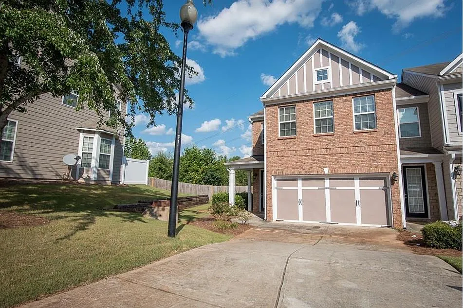 982 Pierce Ivy Ct — Photo 2