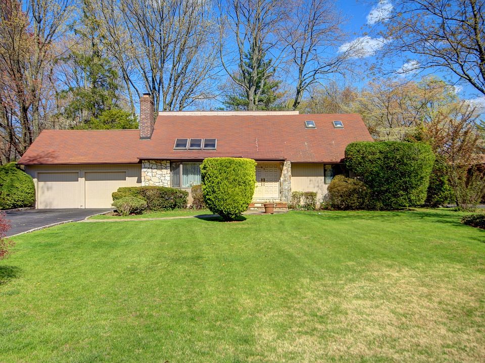 1st image of 51 Crescent Dr.