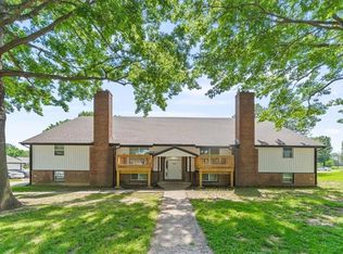 1001 Twin Oaks Ter, Harrisonville, MO 64701