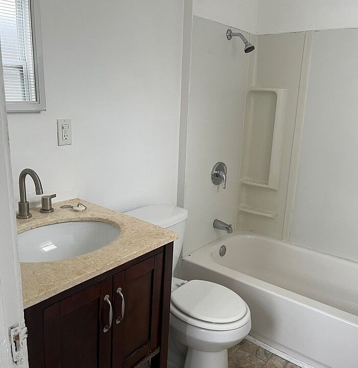 2nd image of 1981 W 90th St APT W6