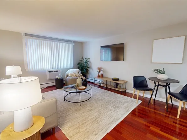 21 Staples Ave APT 26, Everett, MA 02149