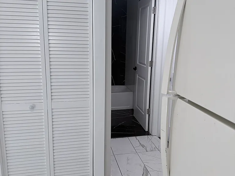494 S 18th St #3 — Photo 9