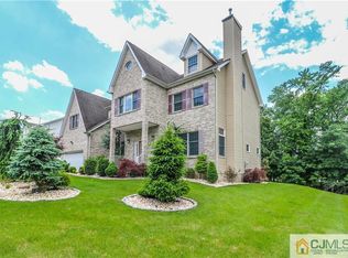 6 Milford Ct, Edison, NJ 08820
