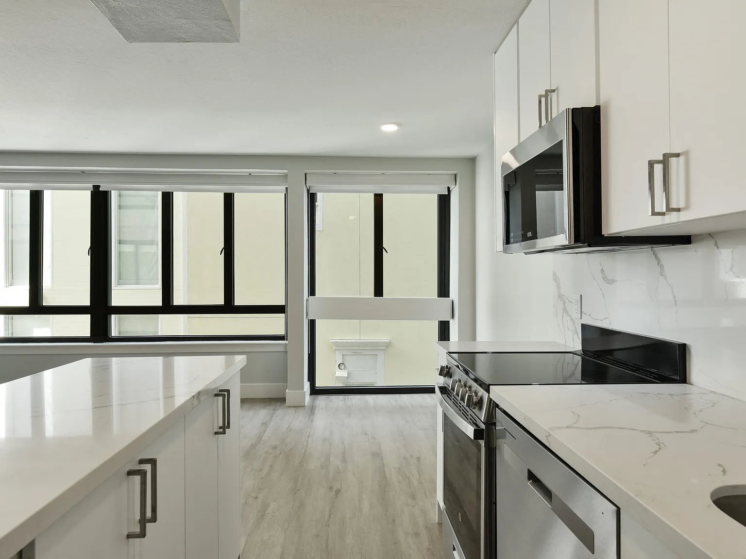 2000 Broadway Street Apartments — Photo 2